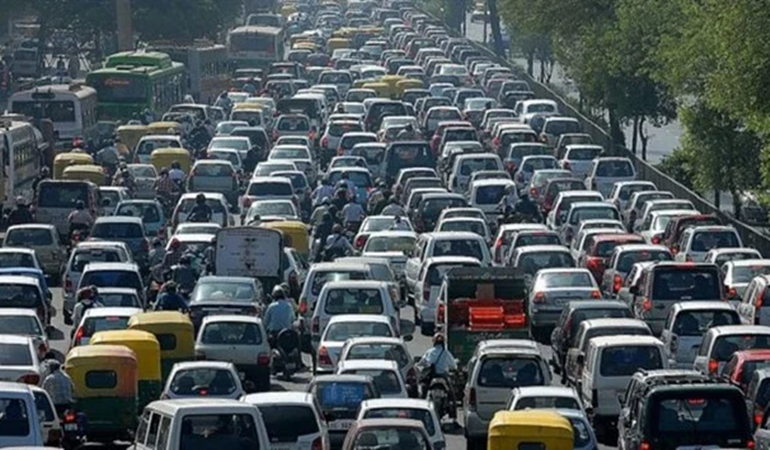 Yollarda bayram trafiği