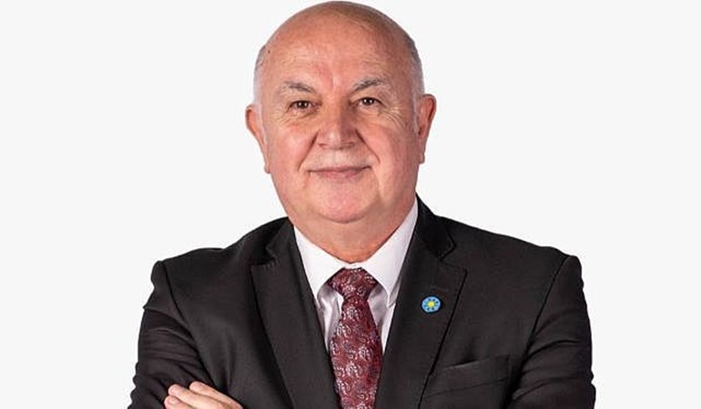 Yüksel Ercan’dan ikinci kitap: Eskimeyen Yazılar