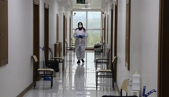 Yurtlarda kaç bin kişi karantina altında?