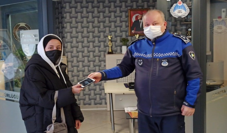 Zabıta ekipleri kayıp telefonu sahibine ulaştırdı