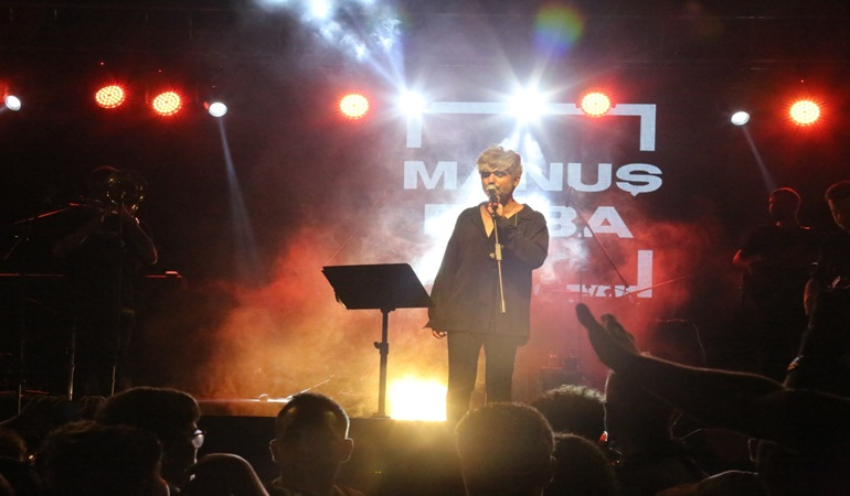 Zafer Bayramı coşkusu Manuş Baba ile Gölcük'ü sardı