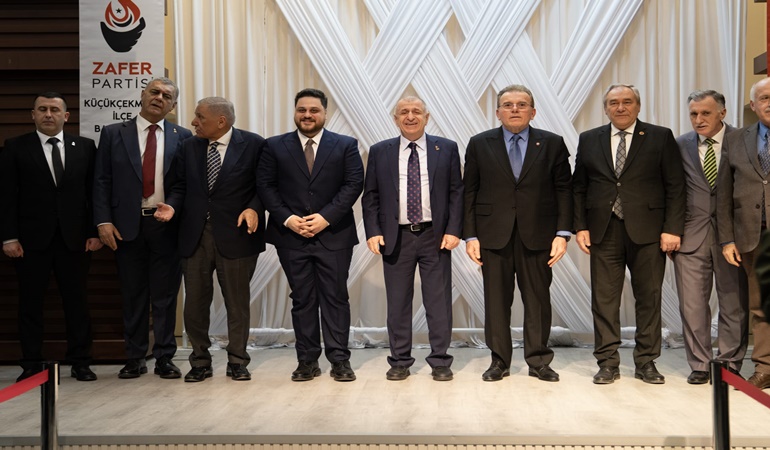 Zafer Partisi iftarında 3 Genel Başkan salona birlikte girdi