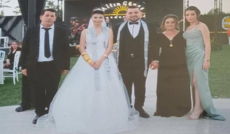 Zikri Yenigün oğlunu muhteşem bir kır düğünüyle evlendirdi