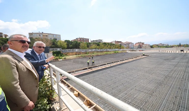 Büyükakın, Derince'de 120 yataklı sağlık tesisi inşaatını yerinde inceledi
