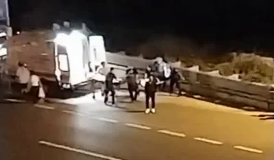 Dövüldü mü, araç mı çarptı?